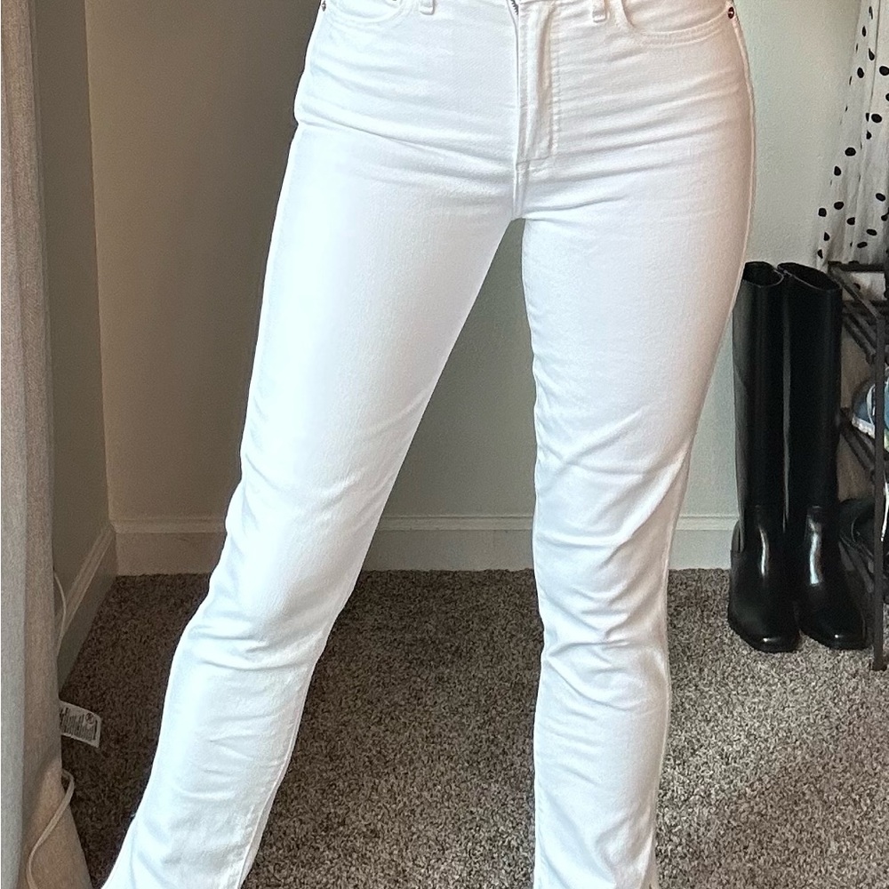 GAP Women's Crisp White Straight Leg Jeans